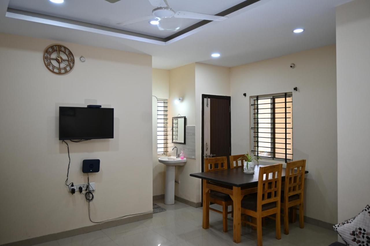 Staeg Heart Of City 2Bhk - 201 Indore Esterno foto